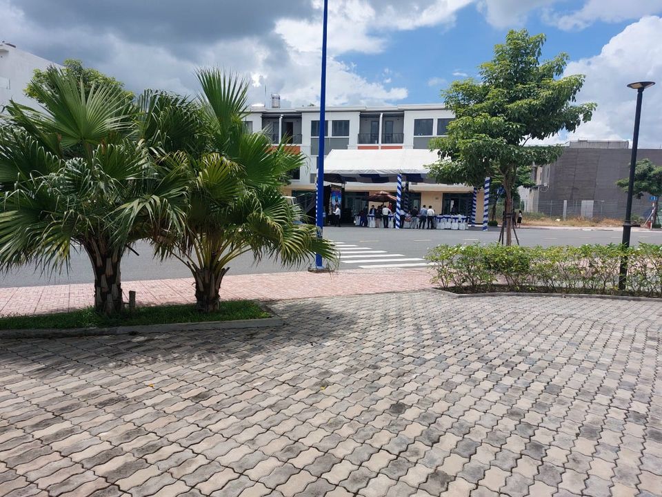 Nhà Phố mặt tiền Bình Chuẩn Thuận An Chỉ 900 TRIỆU nhận nhà,sổ hồng riêng