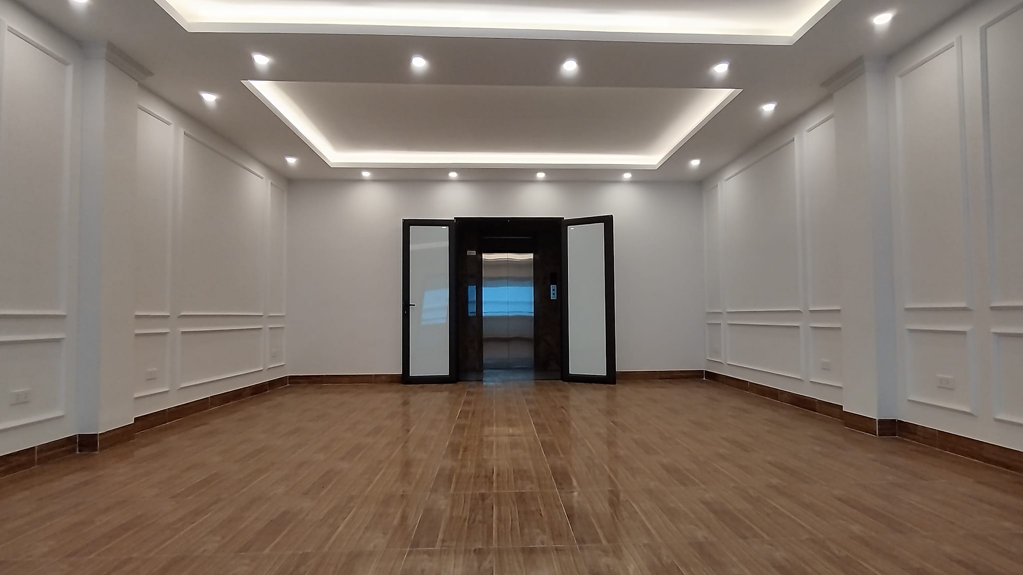 CỰC HIẾM Mặt Phố Giảng Võ 11 Tầng 130M2 MT 5M . 2 Mặt Tiền Trước Sau 66 Tỷ