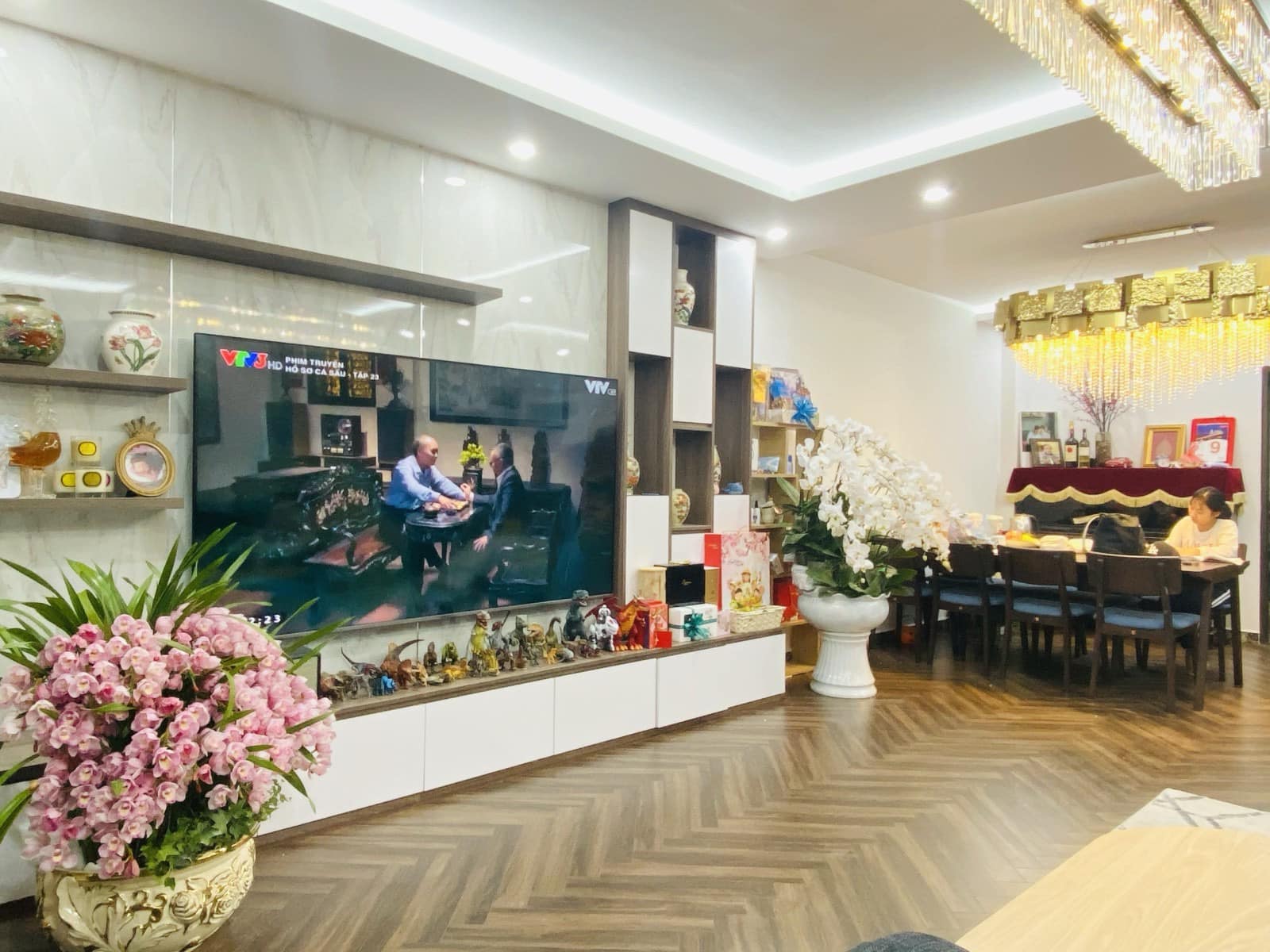 BÁN NHÀ PHÂN LÔ HÀNG KHÔNG NGÕ 390 NGUYỄN VĂN CỪ-LB- 65m2x 5 tầng- LÔ GÓC 3 THOÁNG- Ô TÔ- THANG MÁY GIỮA- KINH DOANH ONLINE