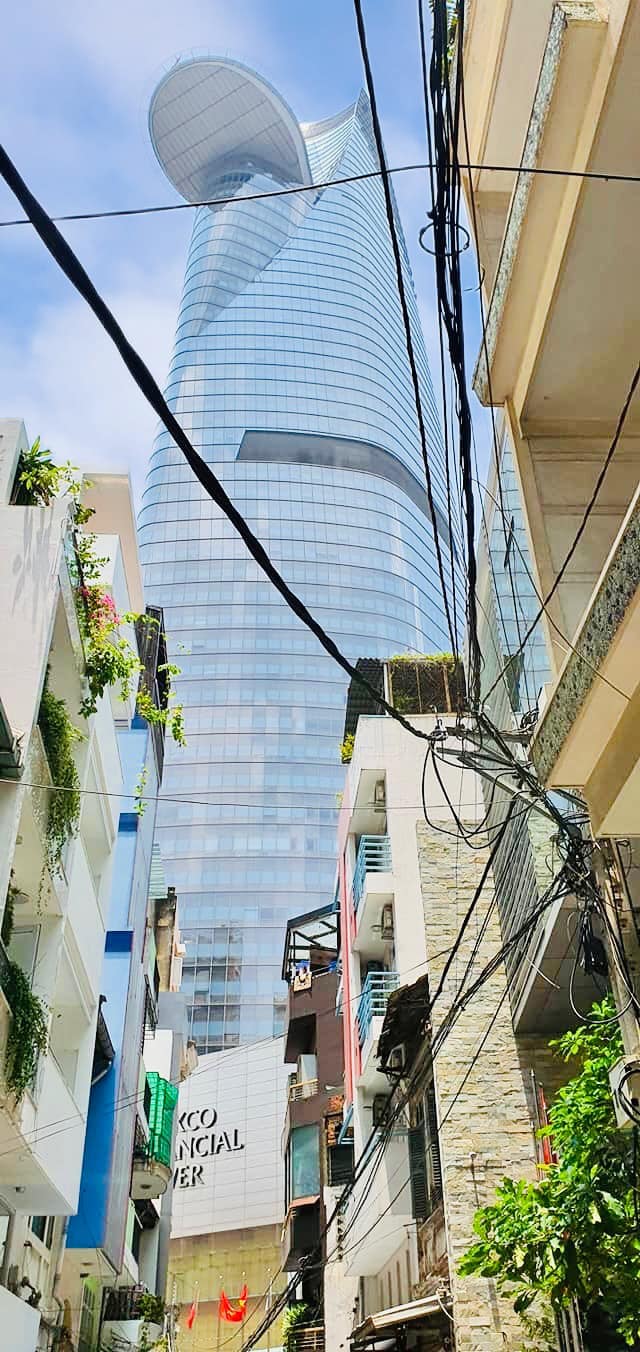 HẺM XE TẢI NGAY PHỐ ĐI BỘ NGUYỄN HUỆ - KẾ BÊN TÒA NHÀ BITEXCO - GIÁ 47 TỶ