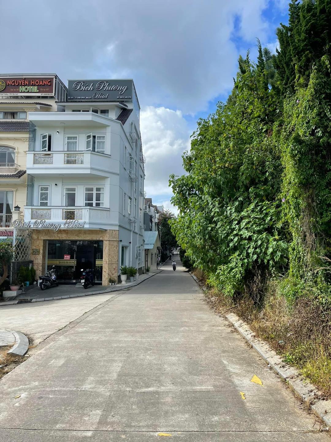 Bán khách sạn 2 mặt tiền khu Gold Valley Đà Lạt