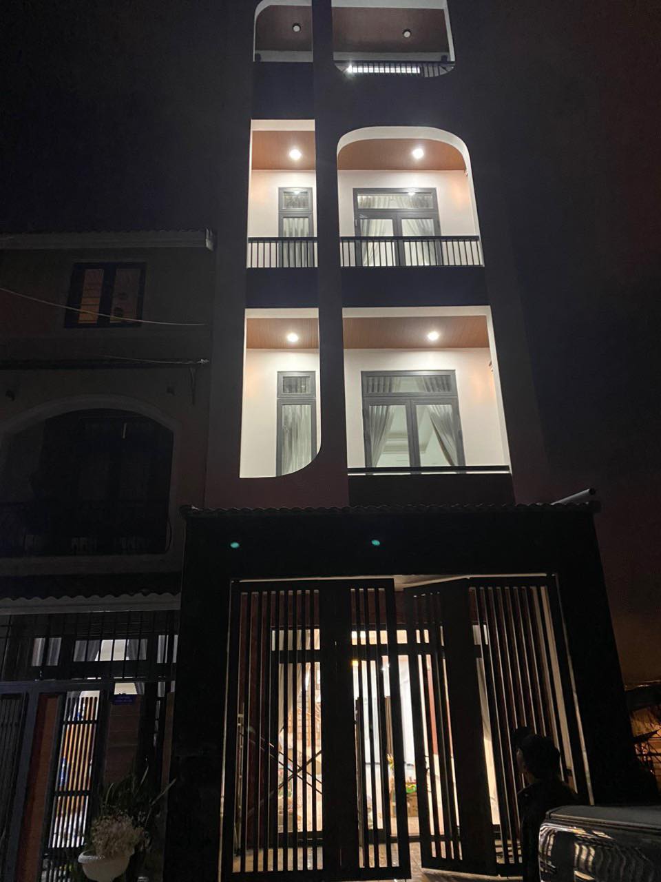 Bán nhà mới hoàn thiện tại Nguyễn Hữu Cầu P12 Đà Lạt