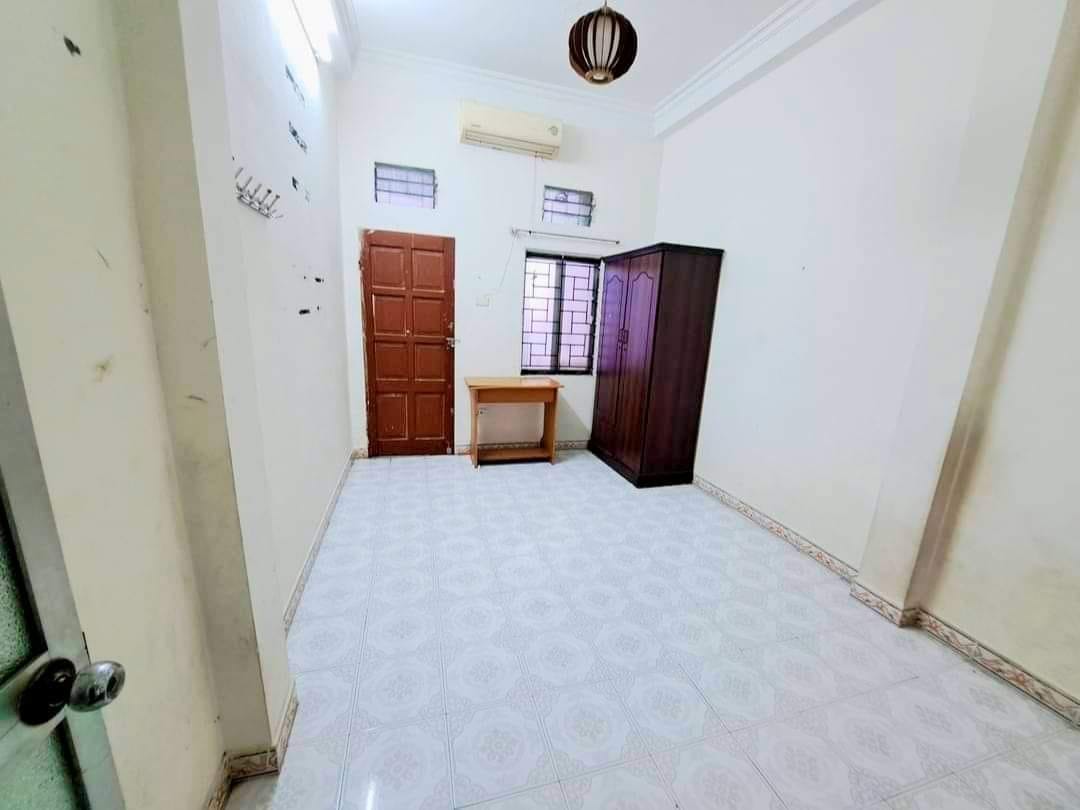 NHÀ GẦN HỒ LINH QUANG GIÁ 2.5 TỶ NHÀ 4 TÂNG PHỐ TRẦN QUÝ CÁP 10M RA MẶT PHỐ QUẬN ĐỐNG ĐA