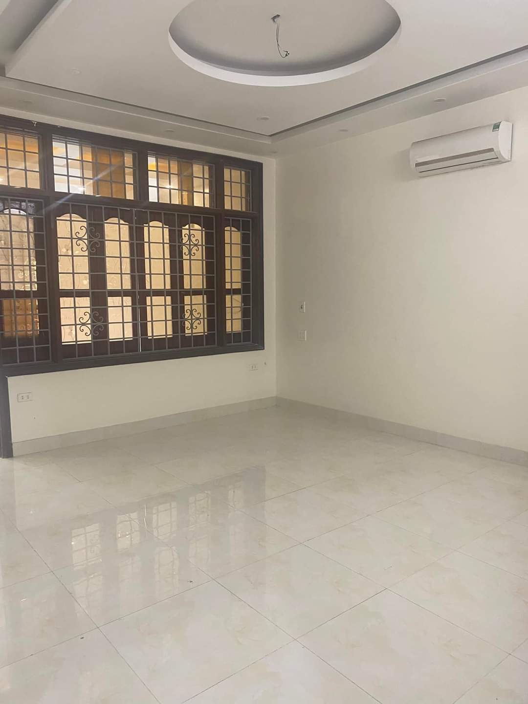 Bán nhà mặt phố Mê Linh, Liên Bảo, Vĩnh Yên. DT 169m2