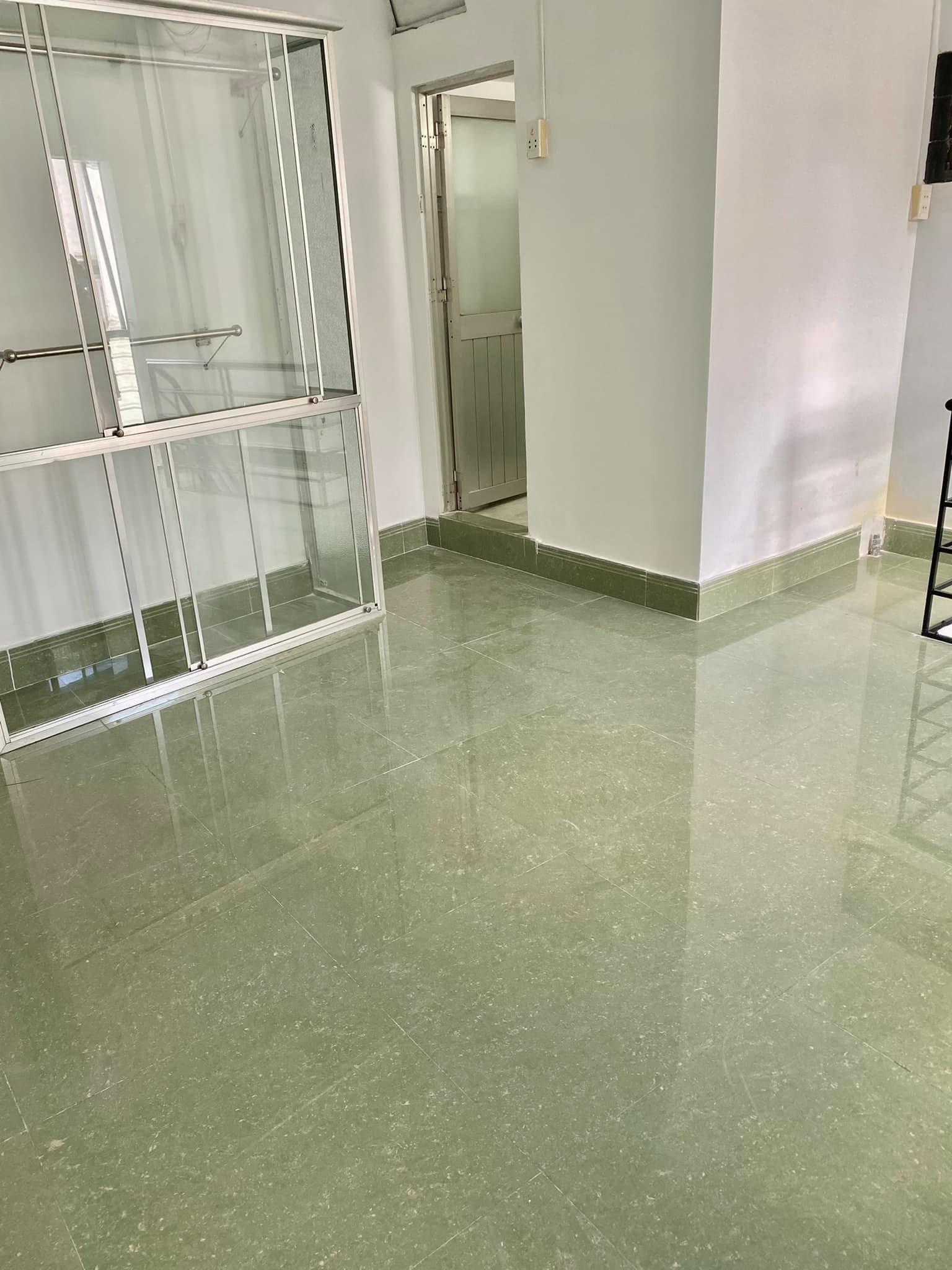 TRƯƠNG ĐĂNG QUẾ - P3 - GÒ VẤP - GIÁP PHÚ NHUẬN, BÌNH THẠNH - NHÀ 3 TẦNG - 2 PHÒNG NGỦ. - GIẢM TỪ 3 TỶ XUỐNG 2 TỶ 6.