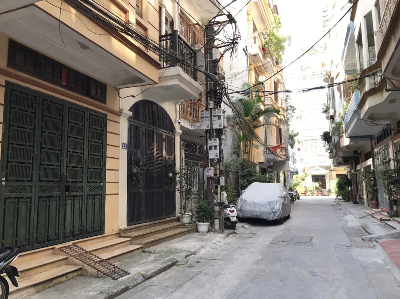 NHÀ ĐẸP PHỐ VĂN CAO 40M-5T-MT 4.6M-2 ÔTÔ TRÁNH-VỈA HÈ 2 BÊN-SỔ PHÂN LÔ-GARA ÔTÔ-ĐẤT VƯỢNG KHÍ Ở CỰC THÍCH