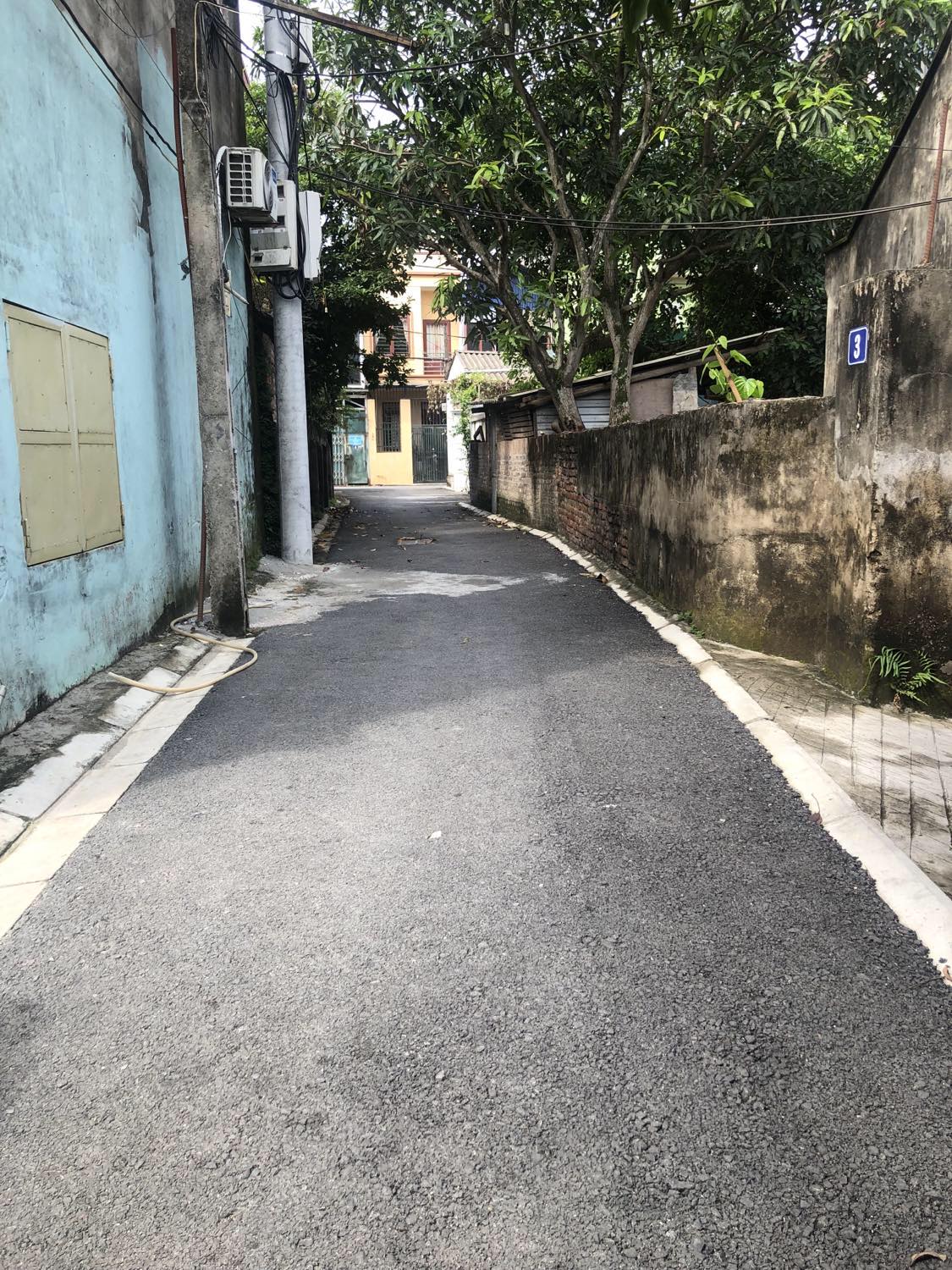 Bán 40m2 đất Ngọc Động đường oto 3 mặt thoáng