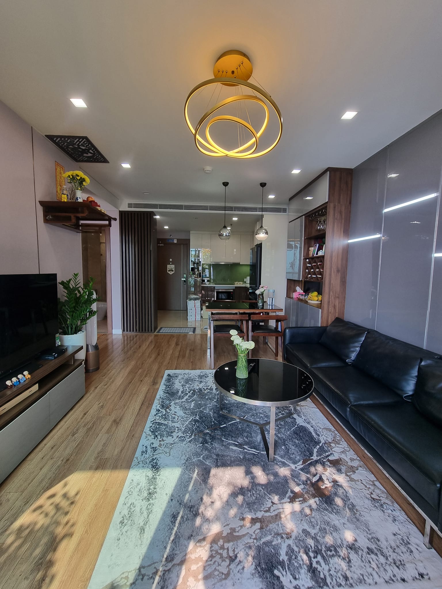 Bán căn hộ chung cư The Legend 109 Nguyễn Tuân 79m2 tầng trung, căn góc chỉ 5.25 tỷ .