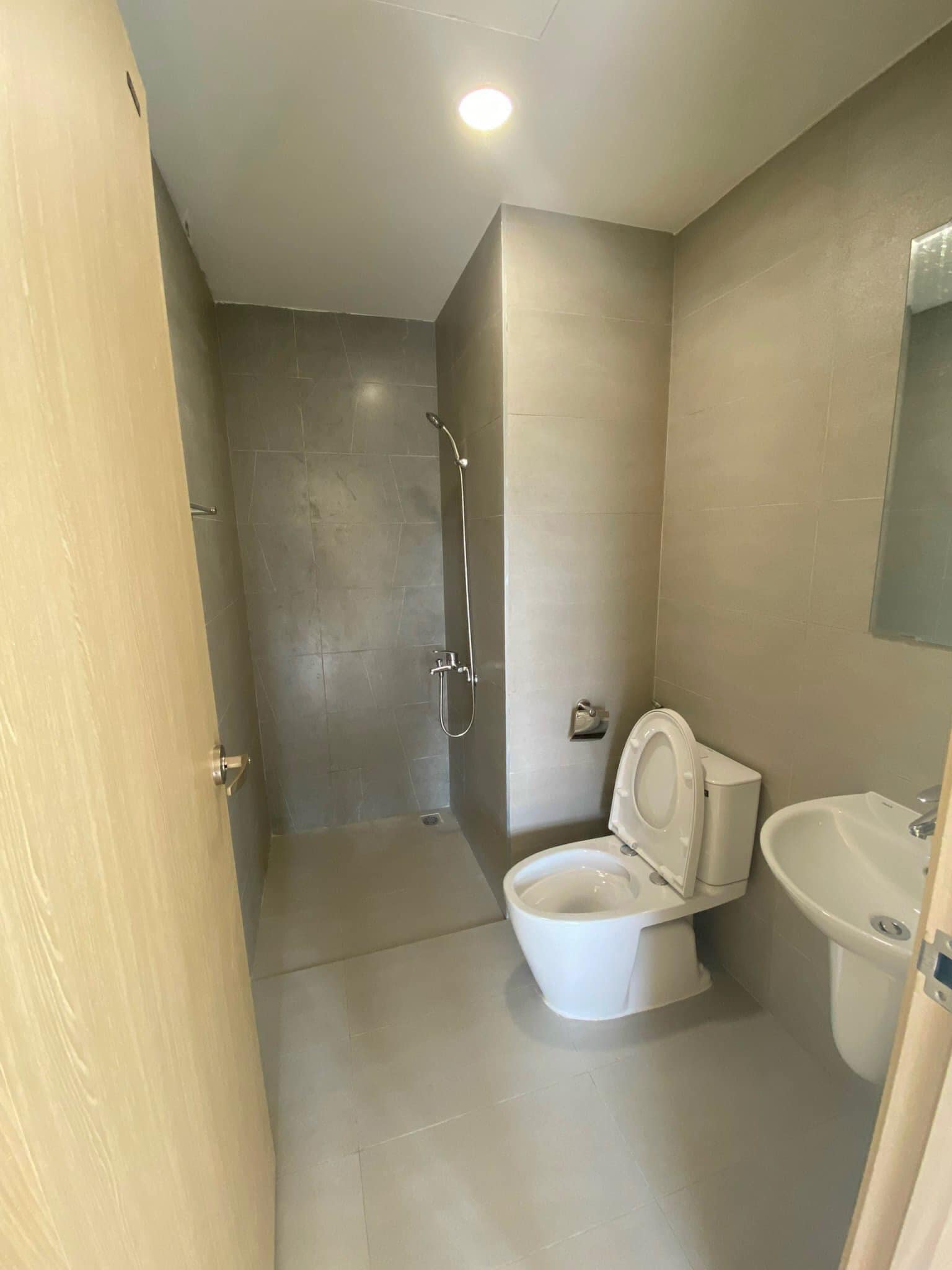 Chính chủ cần bán Nhanh Căn Hộ Chung Cư DRAGON Castle Thuộc Khu 10 - Bãi Cháy - Hạ Long - Quảng Ninh