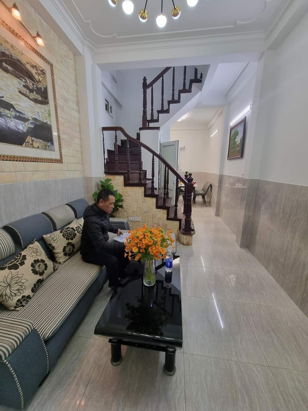 TRUNG TÂM ĐỐNG ĐA- VỊ TRÍ ĐẮC ĐỊA- 6 NGỦ- NHÀ ĐẸP Ở NGAY- SỔ VUÔNG ĐEN ĐÉT- CHỈ NHỈNH 5 TỶ