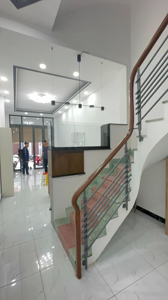 Cho thuê nhà Mặt Tiền Đường Tôn Thất Tùng, Q1 Diện tích : 51m2, 4 tầng 4PN