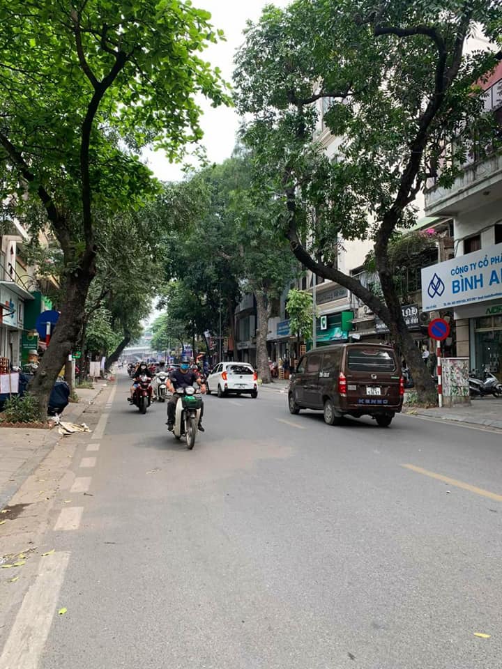Bán nhà mặt phố Điện Biên Phủ, Ba Đình, lô góc 2 mặt ngõ, ô tô vào nhà. Giá 29.5 tỷ