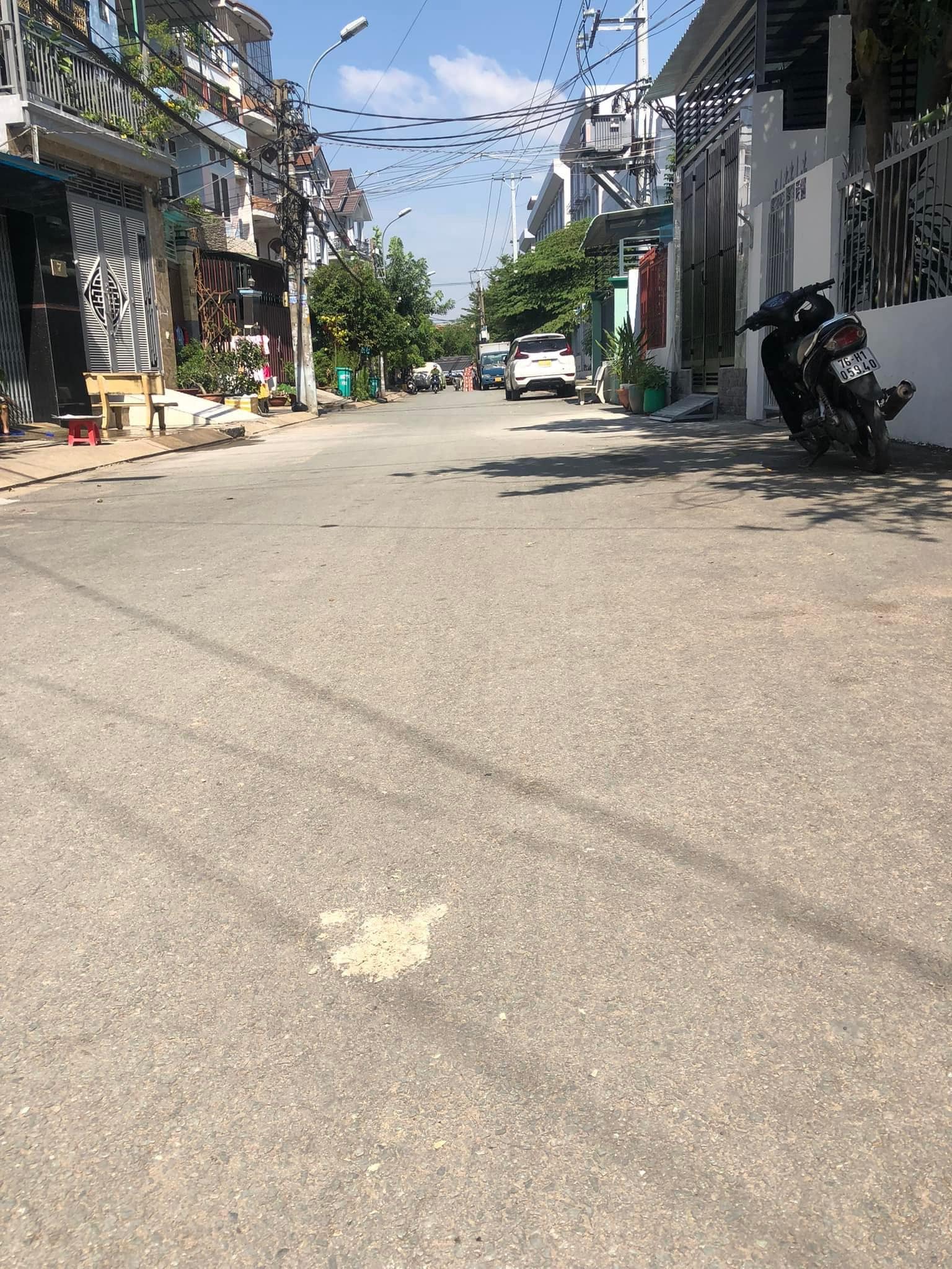 BÁN ĐẤT TẶNG LUÔN NHÀ CẤP 4-HUỲNH TẤN PHÁT _PHƯỜNG PHÚ THUẬN QUẬN 7