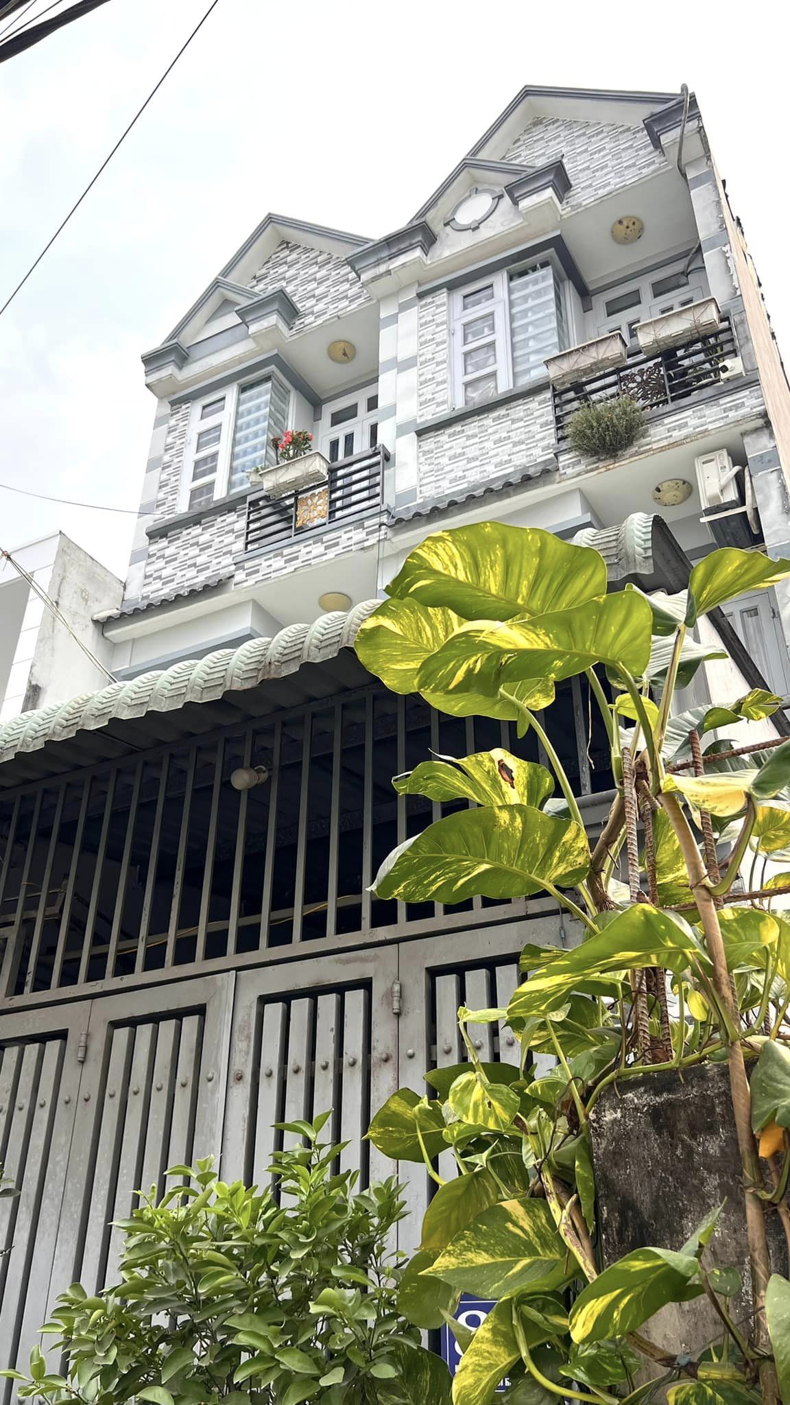 Nhà siêu đẹp, trệt 2 lầu, 3pn 3wc, 2 căn chung 1 sổ, được giữ sổ chính