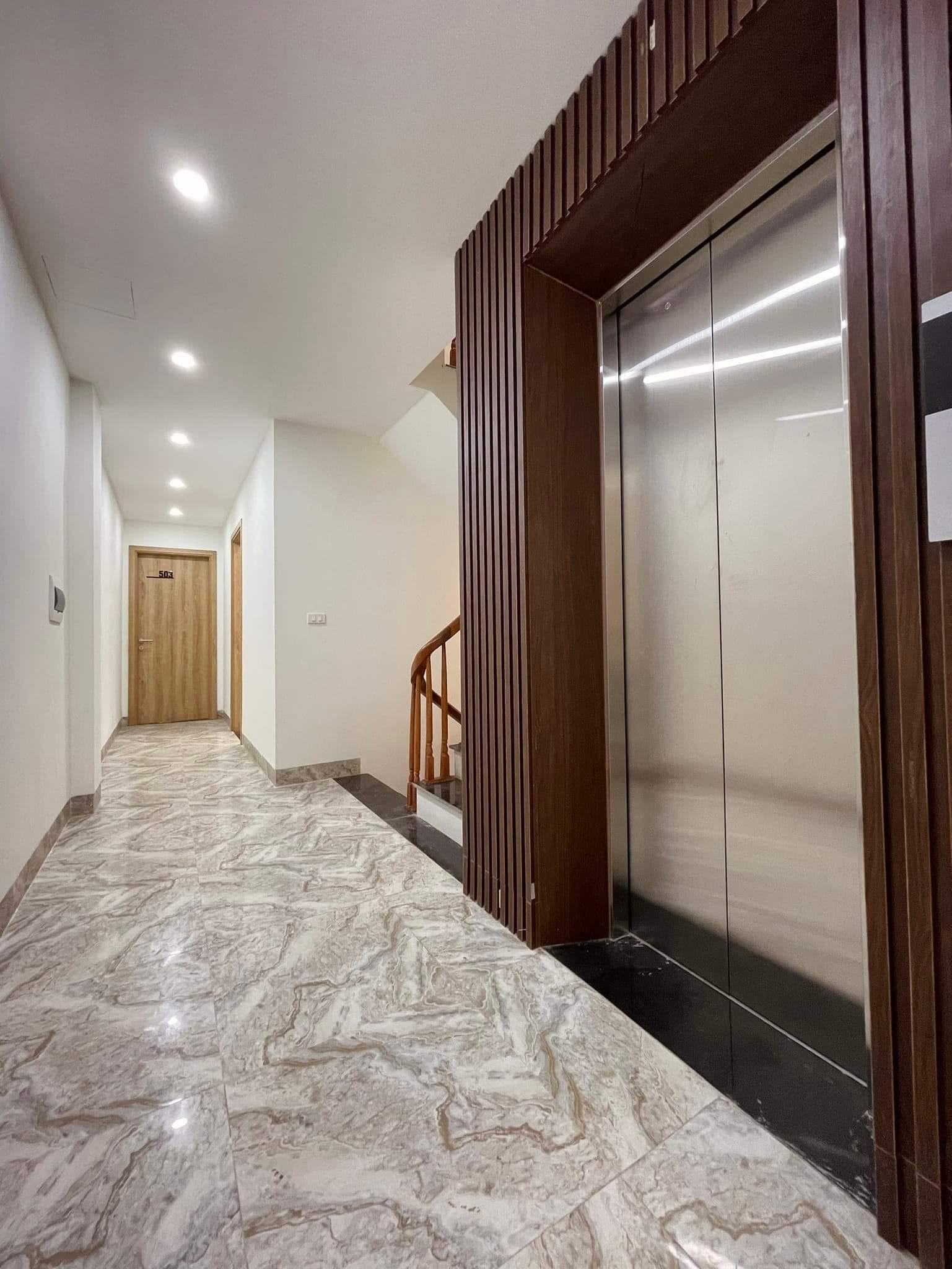 Bán Toà CCMN Dương Quảng Hàm 91m2, 8T thang máy, 19PN doanh thu 100tr/ th, Giá 19 tỷ