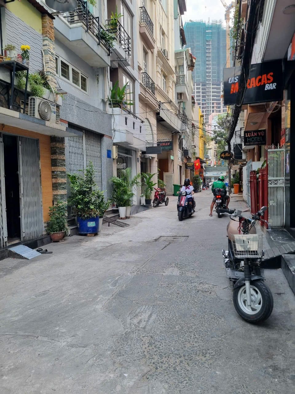 QUẬN 1 - TRẦN HƯNG ĐẠO - 3 TẦNG SÁT HẺM XE HƠI - 20.1M2 - NHỈNH 2 TỶ