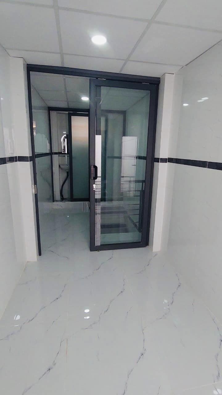 TRUNG TÂM QUẬN 10 - CÁCH 10M RA MẶT TIỀN - 3 TẦNG - 12M2 - NHỈNH 2 TỶ