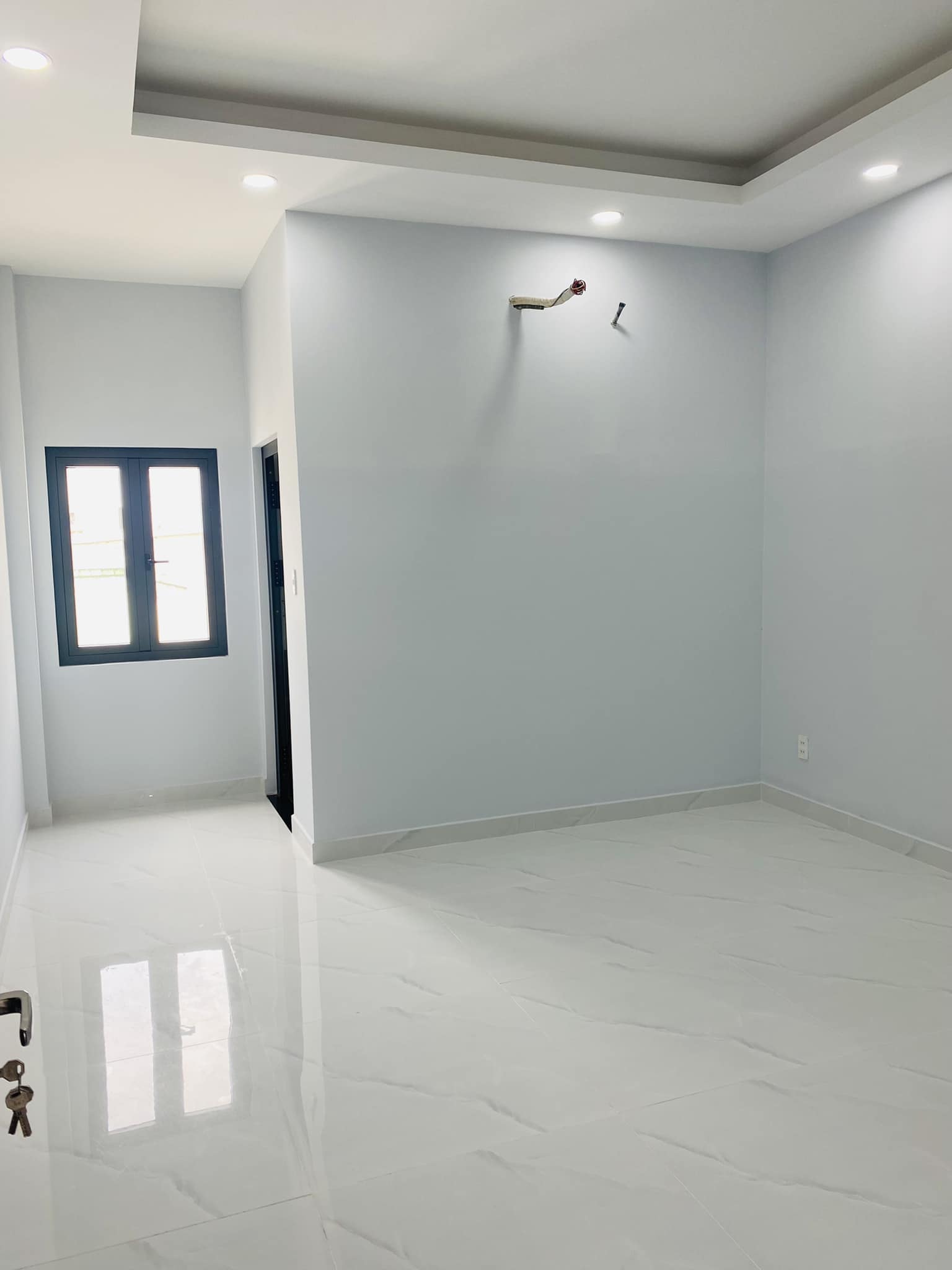 BÌNH TÂN - NHÀ MỚI TINH Ở NGAY - HẺM XE HƠI ĐẬU NHÀ - SÁT MẶT TIỀN ĐƯỜNG - CHỈ NHỈNH 6TỶ