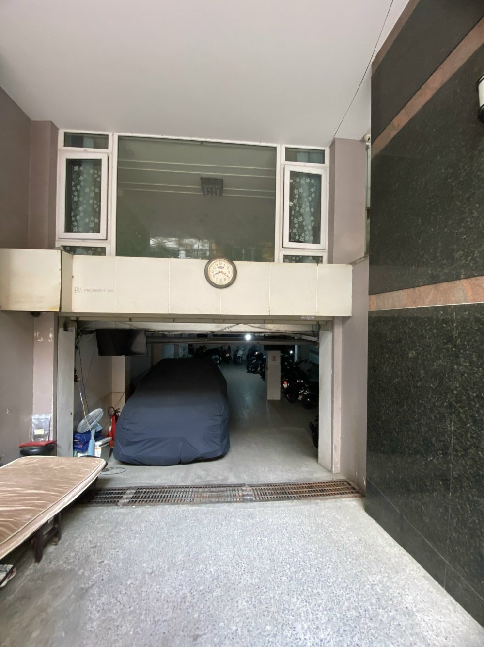 Bán khách sạn 25/23 Cửu Long, Phường 2, Quận Tân Bình 10x21m hầm 7 tầng