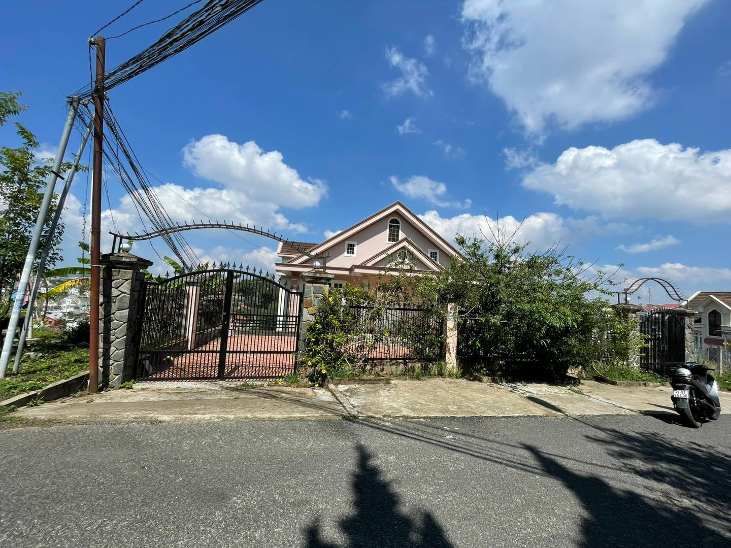 Bán nhà 2 mặt tiền Lý Nam Đế Phường 8 Đà Lạt 418m2