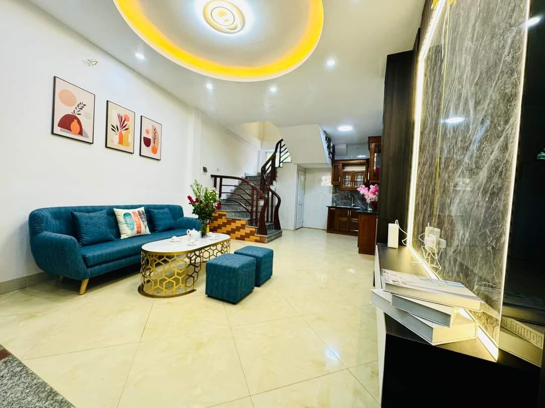 NHÀ ĐẸP HƠN KHÁCH SẠN 5 SAO – NHÀ RỘNG THOÁNG 40M2- TẶNG KHÁCH FULL NỘI THẤT THIẾT KẾ SANG XỊN – CHỈ NHỈNH 4 TỶ