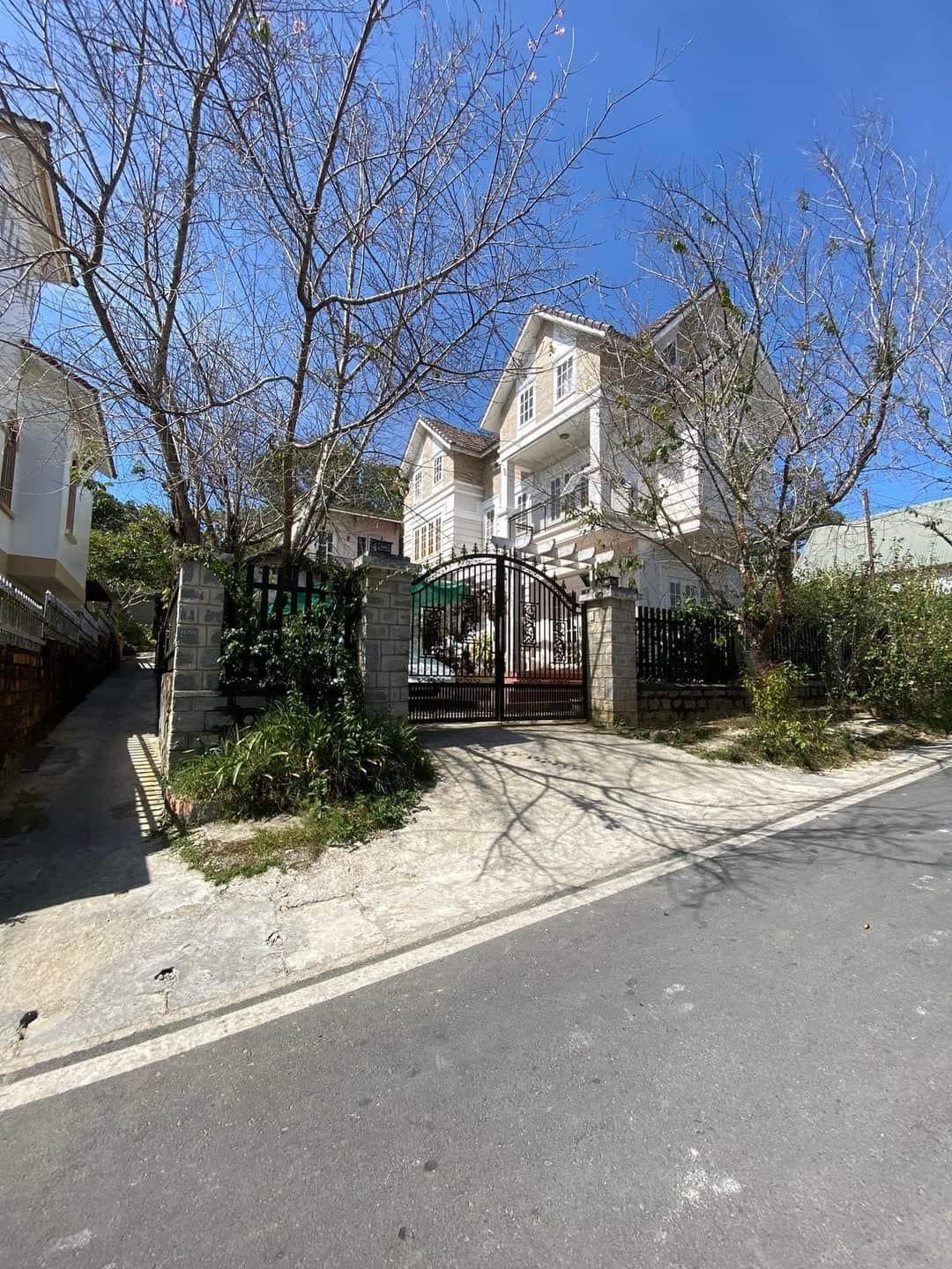 Bán biệt thự Triệu Việt Vương Đà Lạt 225m2 chỉ 12ty5