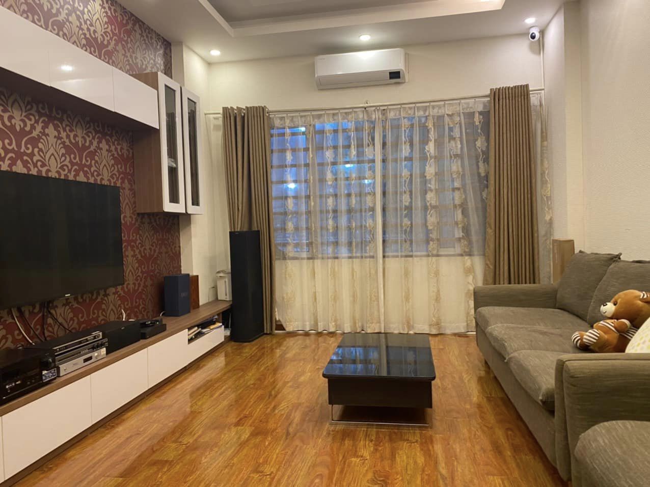 QÚA HIẾM! nhỉnh 6 tỷ có nhà mới 5 tầng trung tâm Cầu Giấy, ô tô 7 chỗ vào nhà, full nội thất