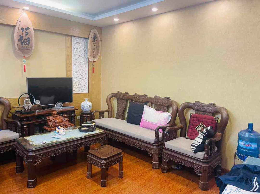 Ô TÔ TRÁNH , PHÂN LÔ , HOÀNG QUỐC VIỆT , KINH DOANH 2 THOÁNG