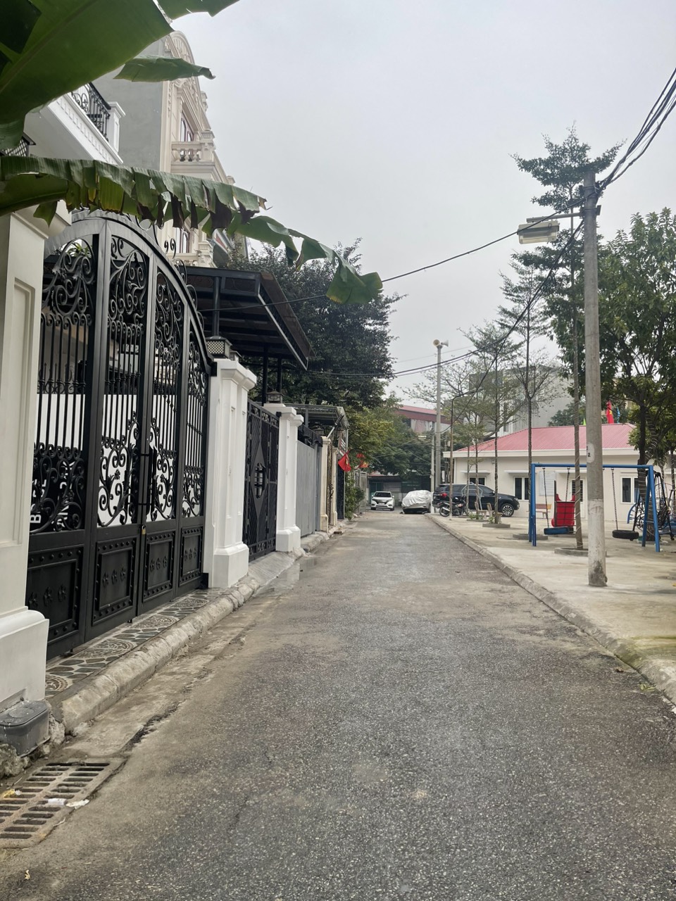 GIANG BIÊN NHÀ ĐẸP - FULL NỘI THẤT XỊN - VIEW TRƯỜNG HỌC SÂN CHƠI - ÔTÔ 7 CHỖ VÀO NHÀ - TIỆN ÍCH