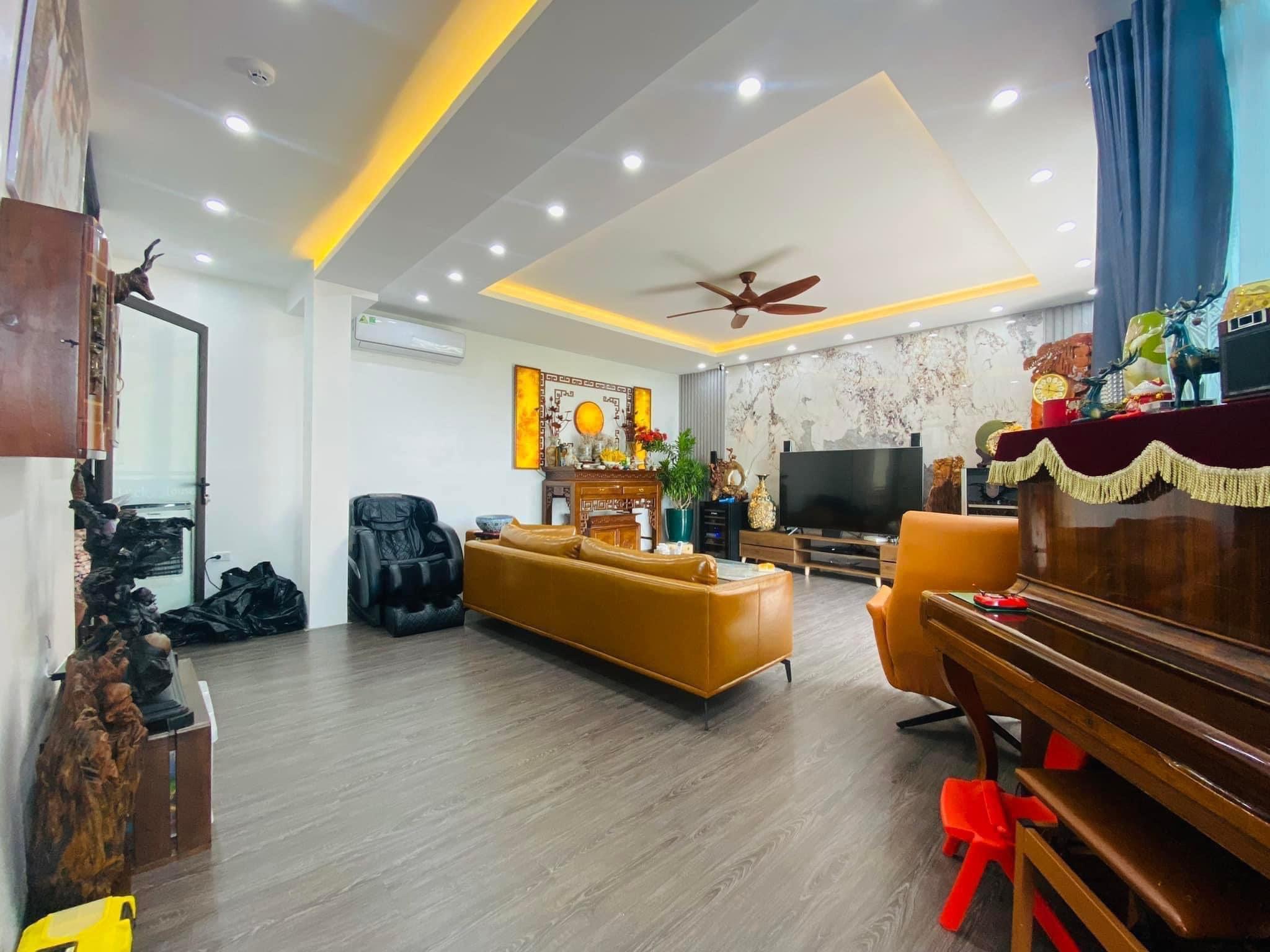 BÁN NHÀ PHỐ NGUYỄN CHÁNH, VỊ TRÍ VÀNG, MT TO, 2 THOÁNG, VỈA HÈ, Ô TÔ TRÁNH, KINH DOANH ĐỈNH.