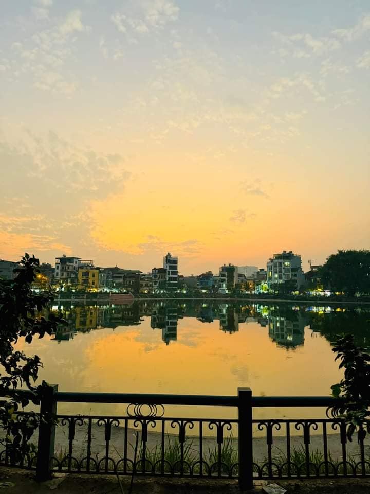 TÔI CHÍNH CHỦ CẦN BÁN NHÀ DT:30M2 TẦNG 1 GIÁ 1.99 TỶ TRUNG TÂM PHỐ CỔ,10M RA MẶT PHỐ ,ÔTÔ ĐẬU CỬA ,SÁT HỒ LINH QUANG,