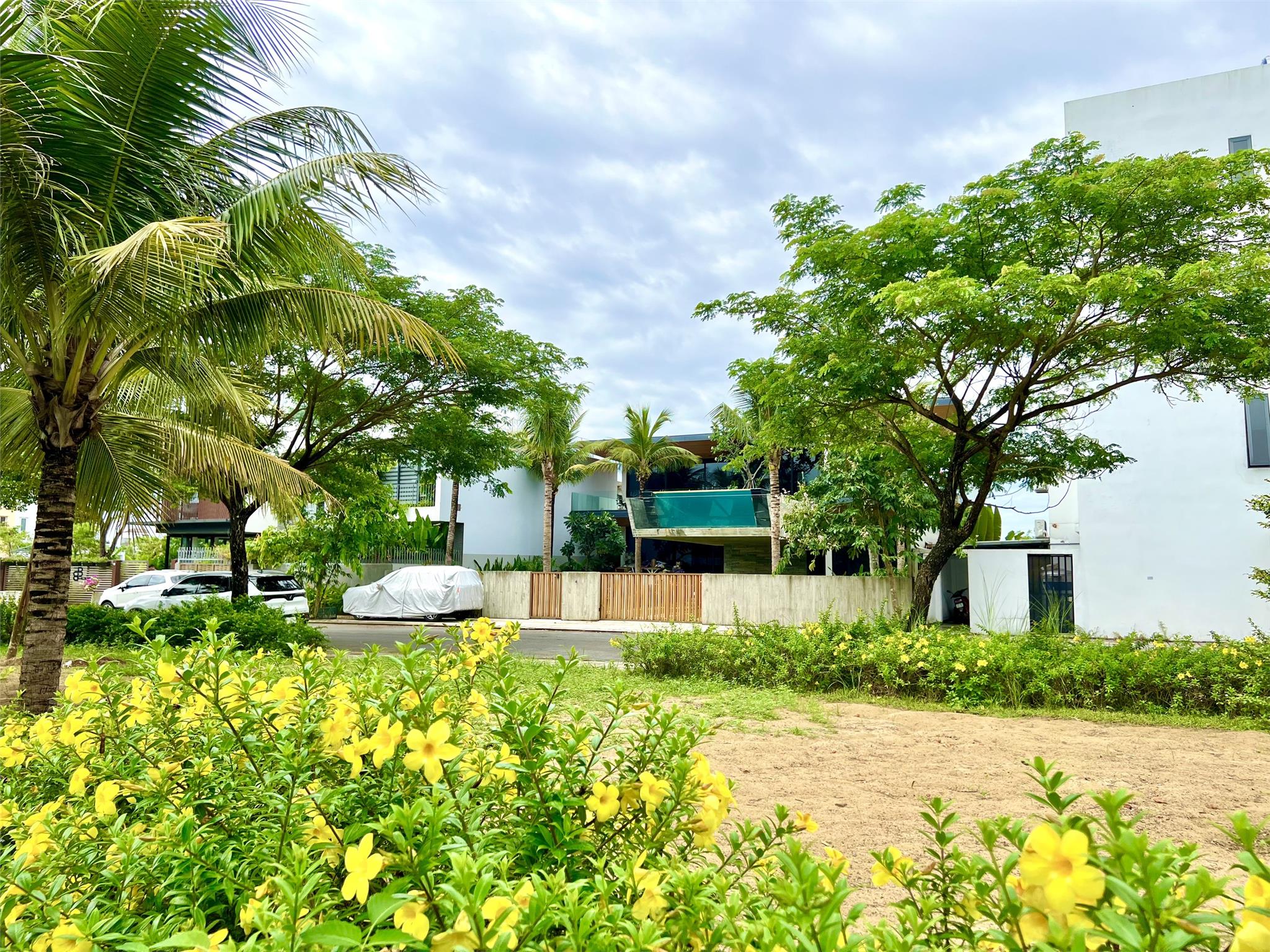 RẤT ĐẸP: Bán đất biệt thự 232m2 trục Bắc Nam FPT City vị trí quá đẹp. Liên hệ: 0905.31.89.88