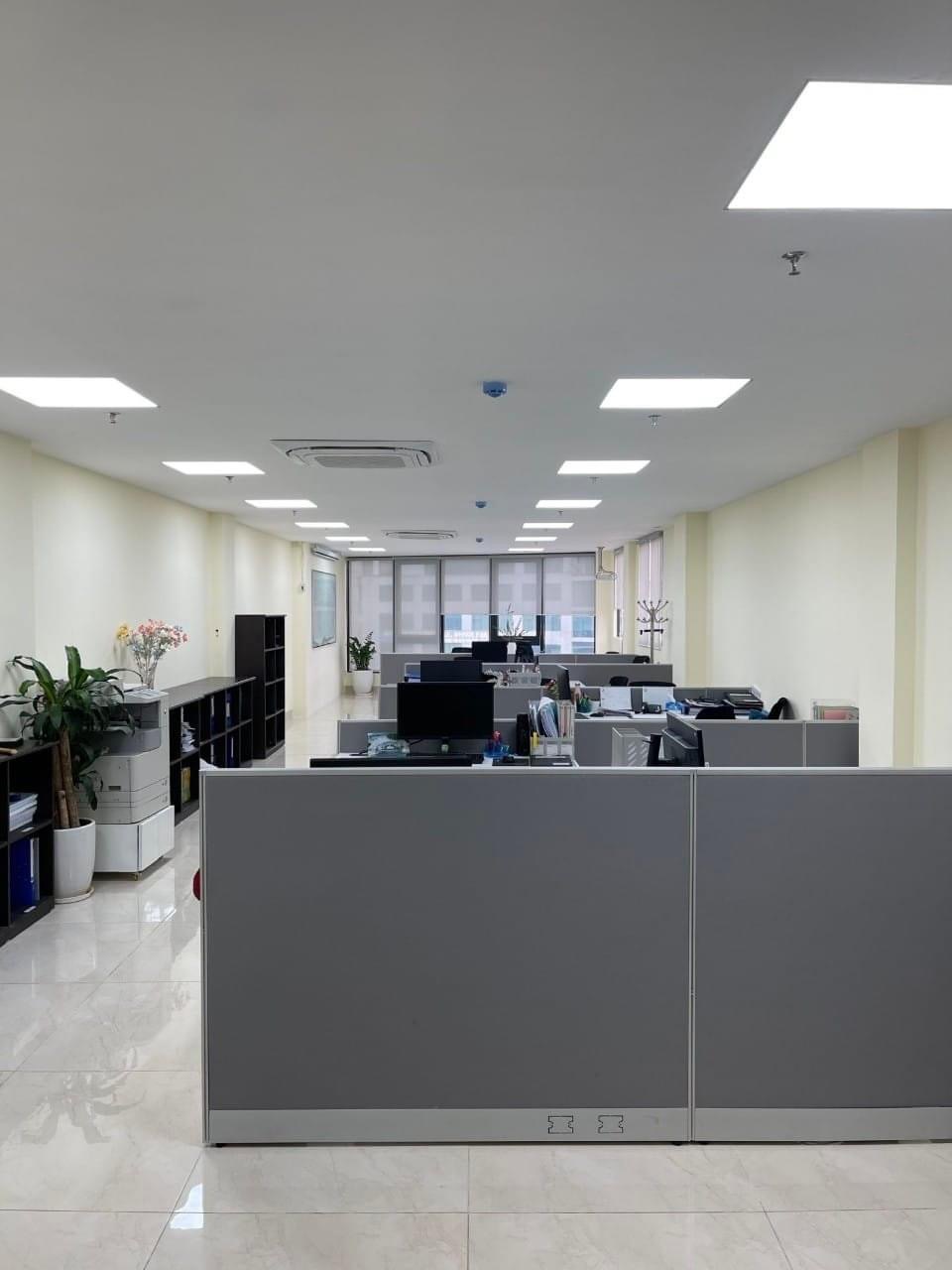 BÁN DUY NHẤT CĂN MP QUẬN CẦU GIẤY, VỊ TRÍ ĐẮC ĐỊA, LÔ GÓC, VỈA HÈ TO, KINH DOANH ĐỈNH.