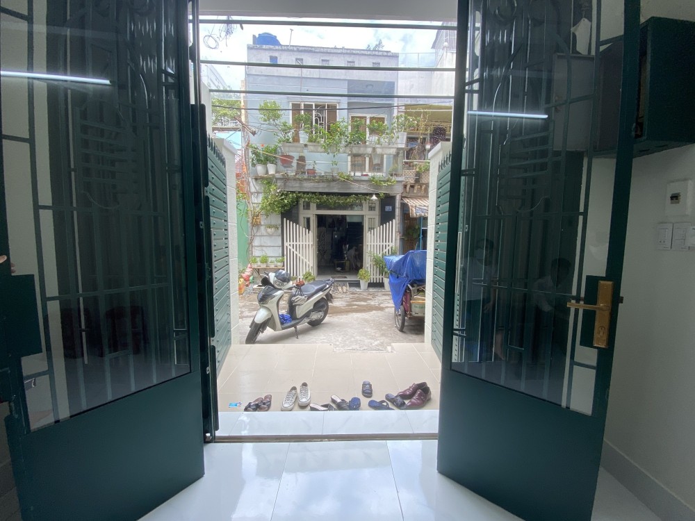 Bán Nhà Hòa Hảo, Q10, 3 Tầng, Hẻm 4m, DT 3.4m x 13m, Giá Chỉ 8.7 Tỷ