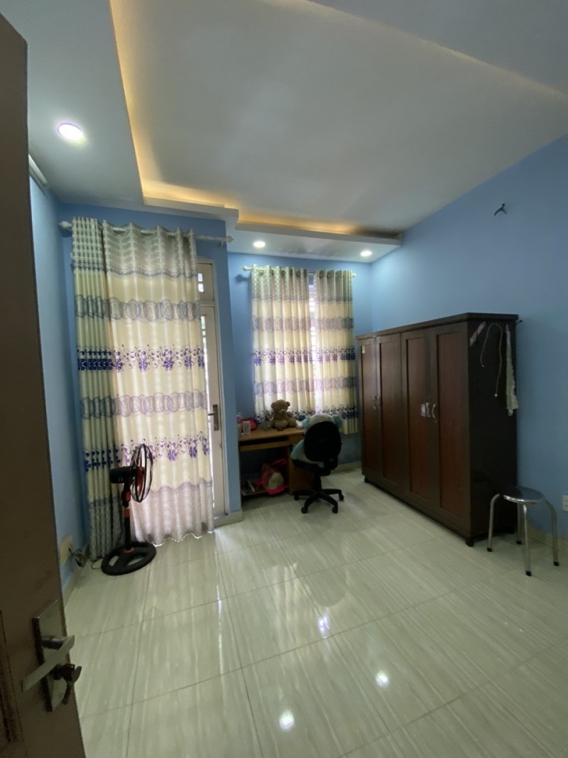 Bán nhà hẻm ô tô Phú Thọ, Quận 11, 35m2, nở hậu, xịn sò, chỉ 4 tỷ nhú