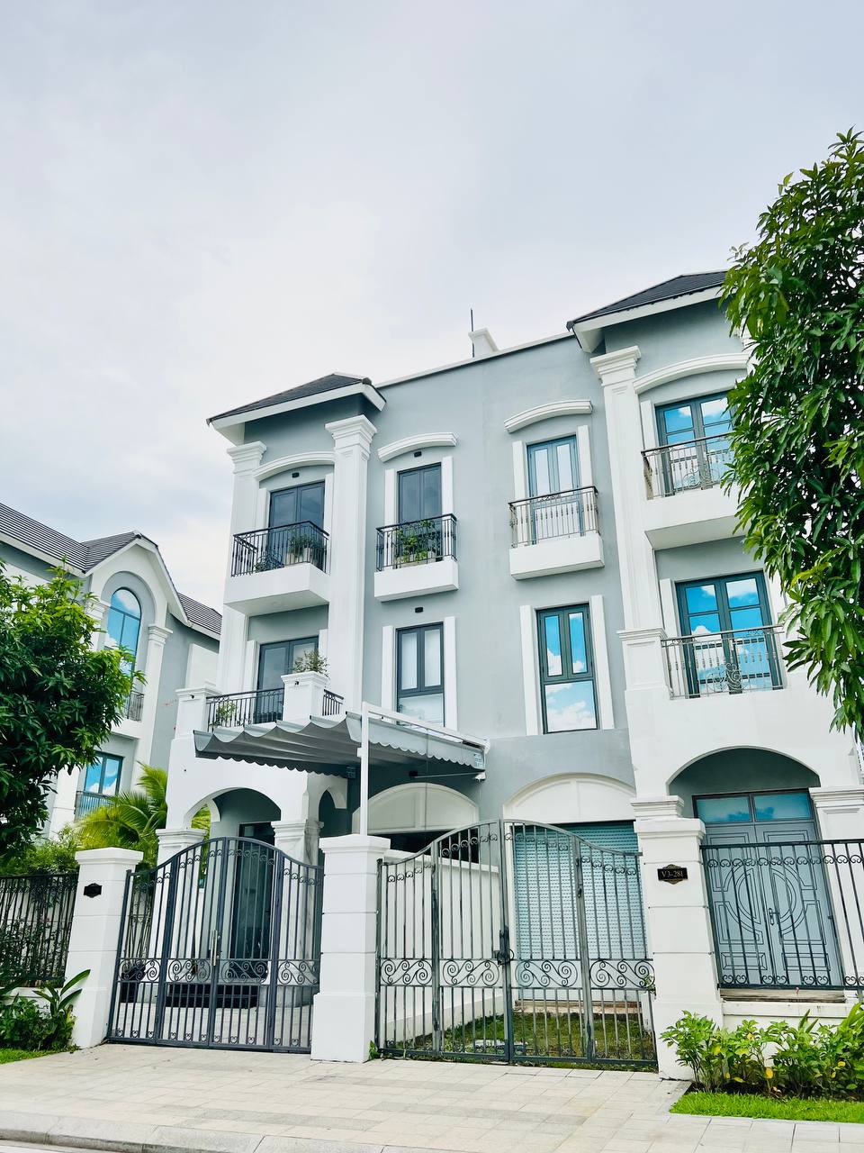 sang nhượng biệt thư song lập ( The mahattan glory rẻ nhất)