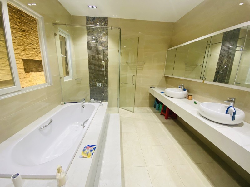 Bán Nhà Mặt Tiền Đường Số 57, Q6, Ngang Hiếm 8m x 26m,5 Tầng Có Thang Máy, Chỉ 35 Tỷ