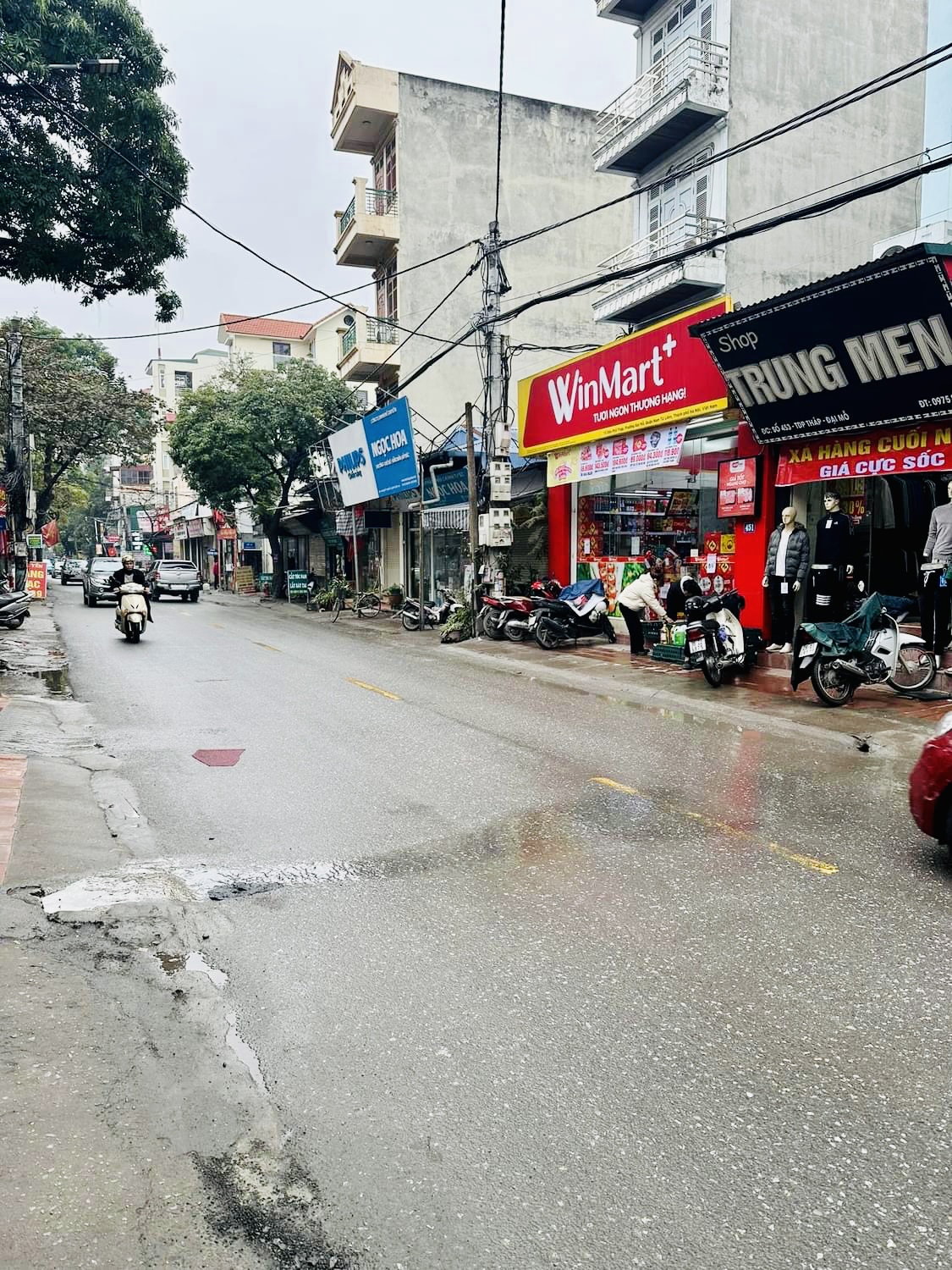 NHÀ HIẾM ĐẠI MỖ ÔTÔ LÙI CỬA CÁCH MẶT PHỐ 15M