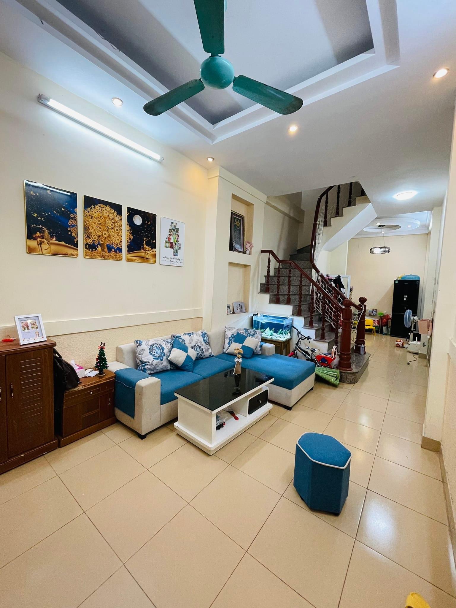 BÁN NHÀ 281 TRƯƠNG ĐỊNH - 151 NGUYỄN ĐỨC CẢNH - 35M 4T MT 3.1M - 3.1 TỶ SỔ ĐỎ RIÊNG NGÕ THÔNG NHÀ DÂN XÂY