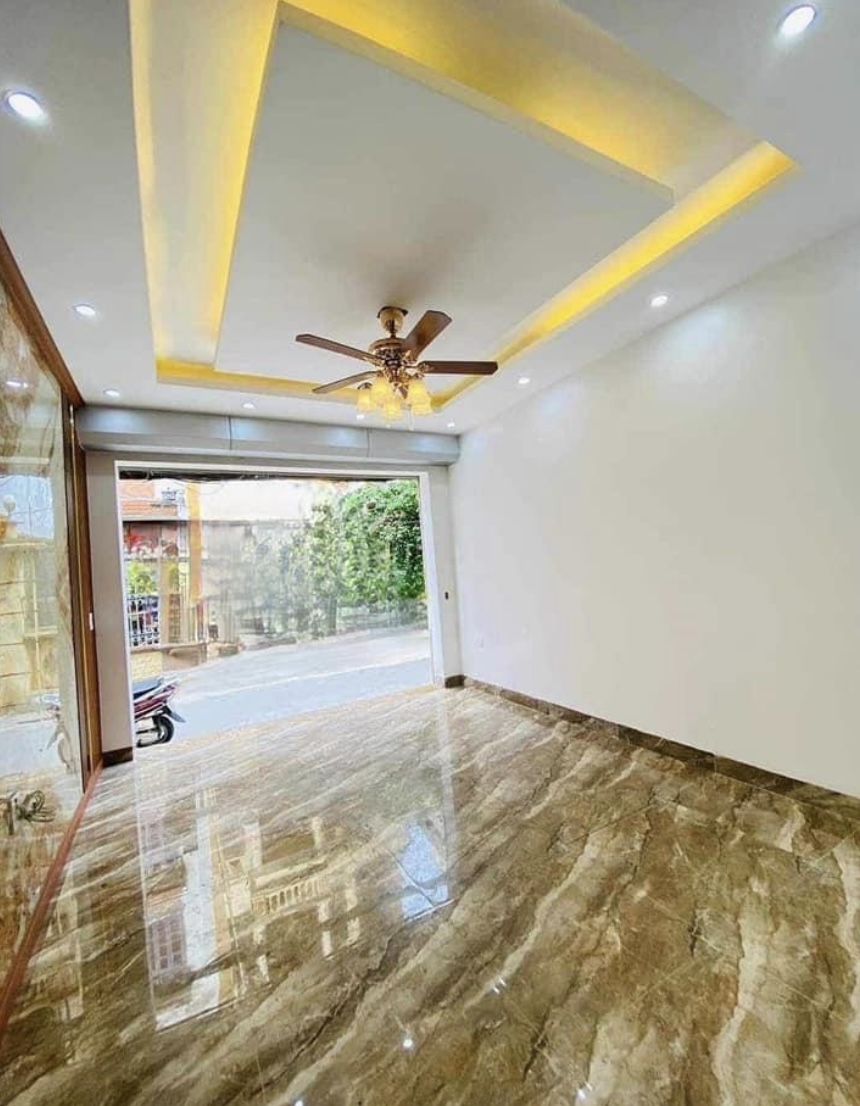 BÁN NHÀ ĐẸP NGÕ TO, S: 39 m2 x 5 tầng. MT: 4 m.giá chỉ 3,7 tỷ