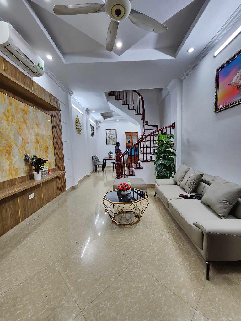 Nhà đẹp phố Bạch Mai hơn 4 tỷ 39m2, 4 tầng lô góc 2 thoáng full nội thất xịn gần Phố Huế