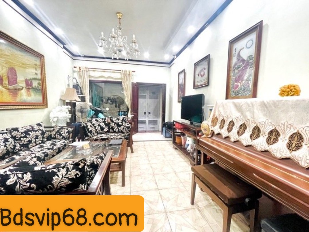 Bán nhà phố Nguyễn Phúc Lai, quận Đống Đa 53m2 4 tâng, nhà đẹp nội thất “xịn sò” giá 8 tỷ