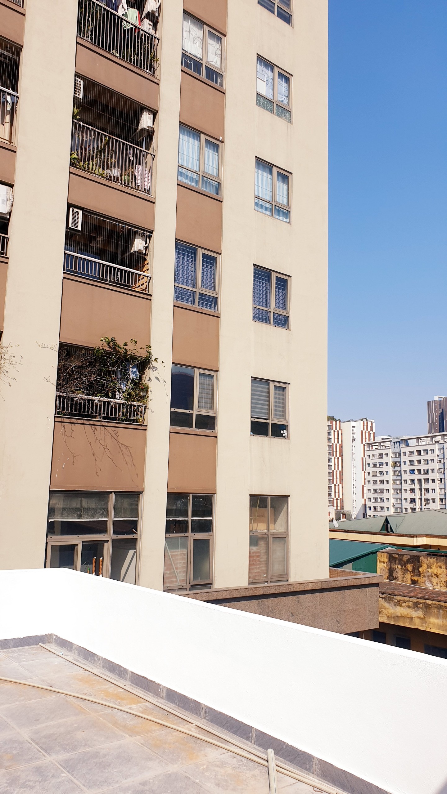 Chung cư Mini Cầu Giấy 11 Phòng, Thang Máy. 30m ra Phố Trung Kính. View Khách Sạn.