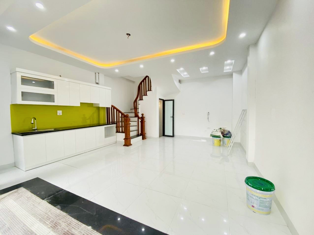 NHÀ PHỐ ĐẠI MỖ MẶT TIỀN RỘNG CÓ GARA ÔTÔ