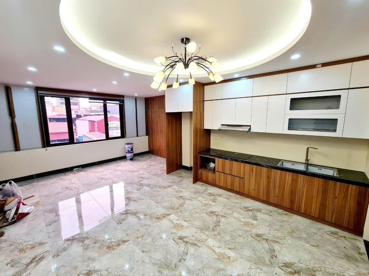 CHỈ 6.2TỶ CÓ NHÀ PHỐ MINH KHAI 6 TẦNG THANG MÁY, DT 42M, CÁCH 1 NHÀ RA Ô TÔ TRÁNH.