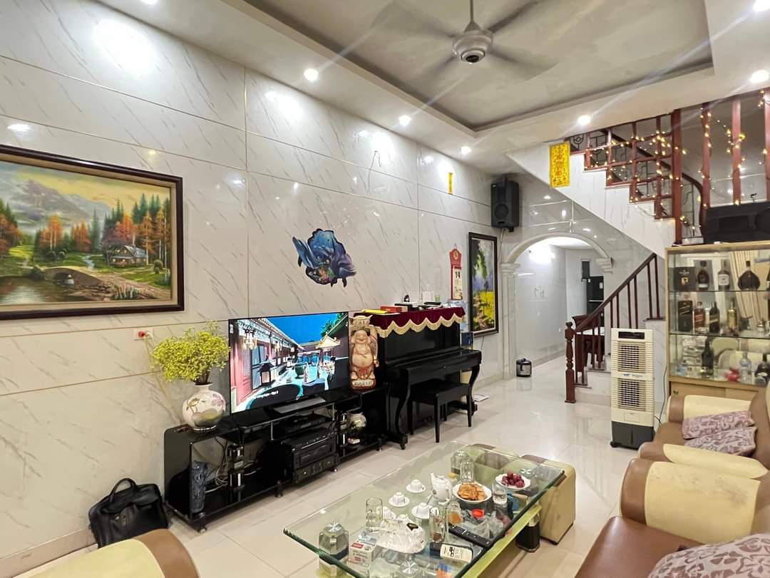 BÁN NHÀ ĐÊ LA THÀNH, QUẬN BA ĐÌNH,DT54M2×3T,MT3.6M,GIÁ 5.8TỶ,NHÀ ĐẸP ,GẦN PHỐ