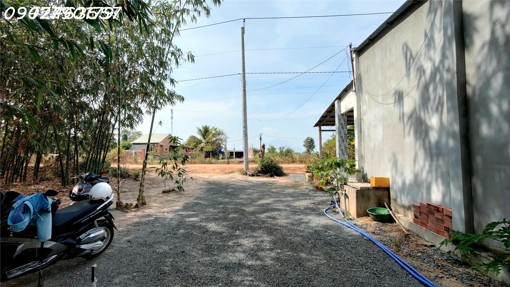 Bất Ngờ Với Giá 600 Triệu - Hết Đất, Đường Ô Tô