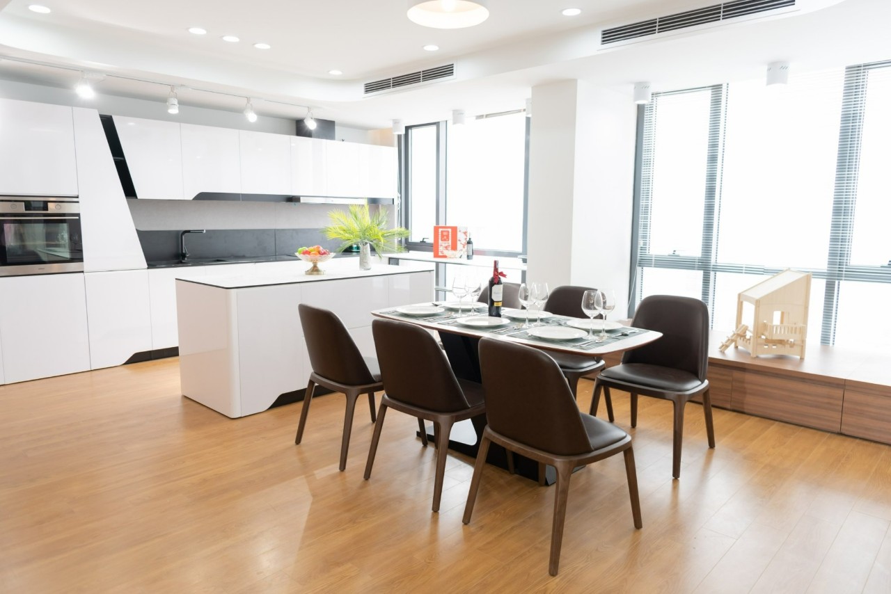 Bán căn hộ DUPLEX 2 tầng 236m2 Chung cư Petrowaco 97-99 Láng Hạ, Đống Đa, nhỉnh 60 triệu.m2, 0981158507.