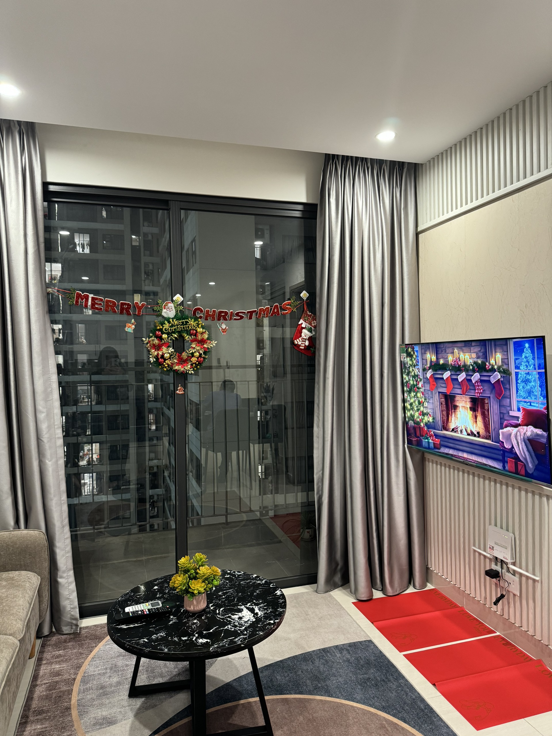 Cần bán gấp căn hộ 2N1WC, view thoáng đẹp tặng lại nội thất 300tr, Vinhomes Ocean Park