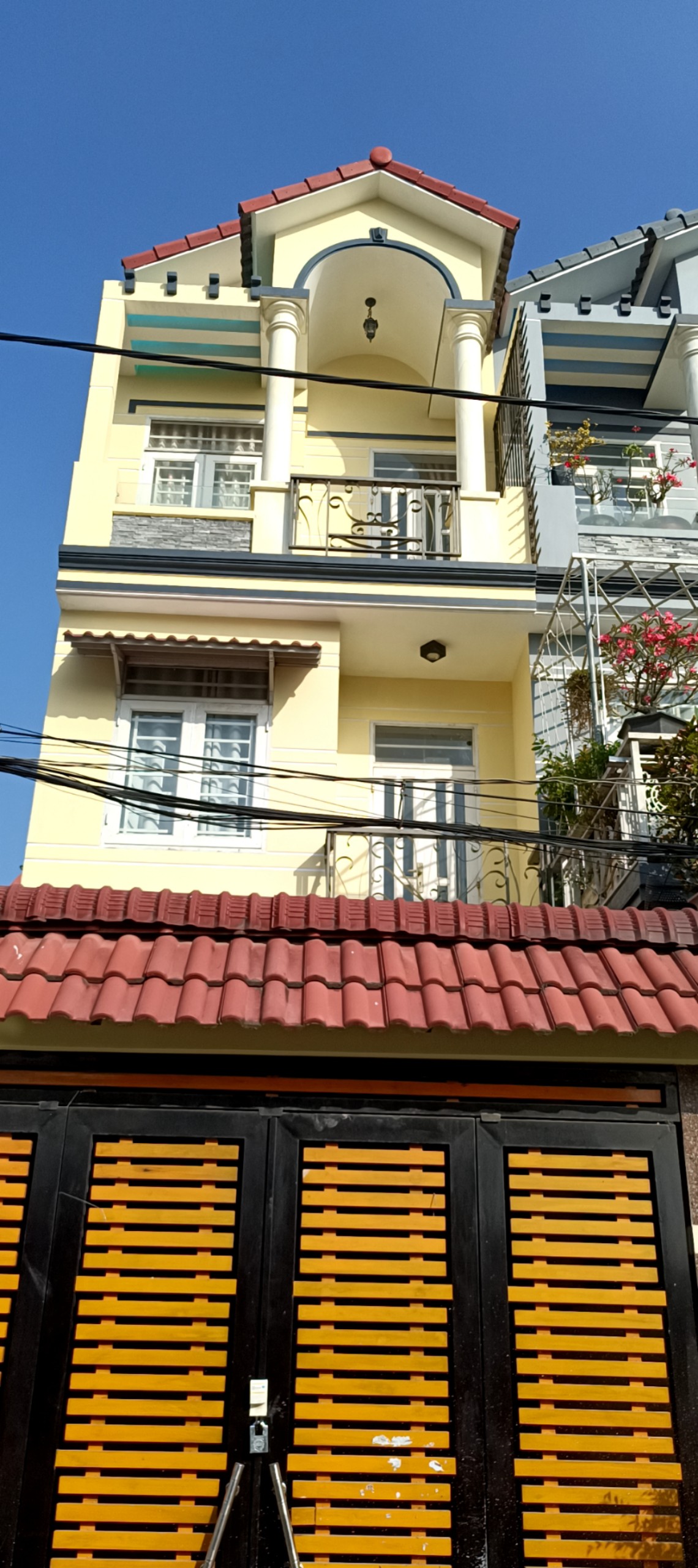 bán nhà xe hơi Thạnh lộc 39 cắt ngang TL37 Quận 12 - 70m2 - 3 tầng chỉ 4 tỷ hơn